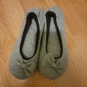 Slippers very soft & comfortable.  Size medium